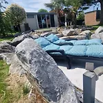 La De , De Charme Avec Jardin ,piscine Nature, Jacuzzi , Petanque, Fitness, Billard,ping Pong, *