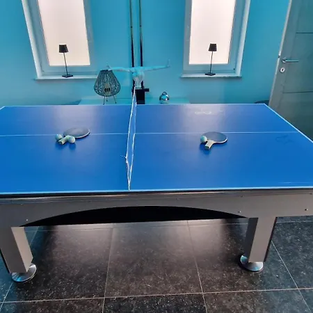 La De , De Charme Avec Jardin ,piscine Nature, Jacuzzi , Petanque, Fitness, Billard,ping Pong, Hébergement de vacances *