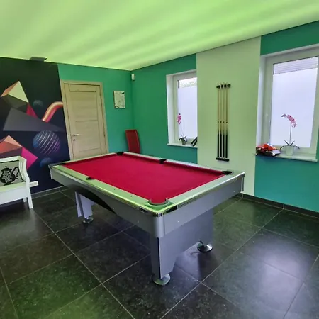 La De , De Charme Avec Jardin ,piscine Nature, Jacuzzi , Petanque, Fitness, Billard,ping Pong, Hébergement de vacances