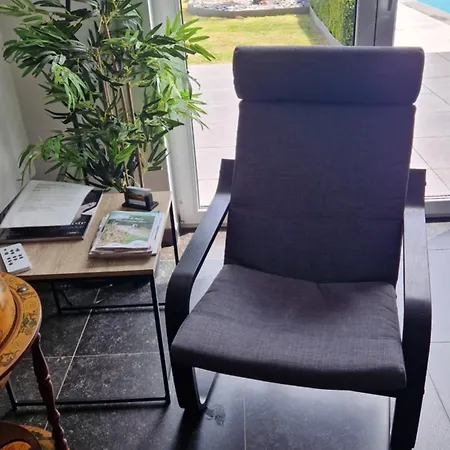 La De , De Charme Avec Jardin ,piscine Nature, Jacuzzi , Petanque, Fitness, Billard,ping Pong, Seny