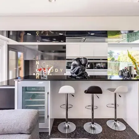 La De , De Charme Avec Jardin ,piscine Nature, Jacuzzi , Petanque, Fitness, Billard,ping Pong, *