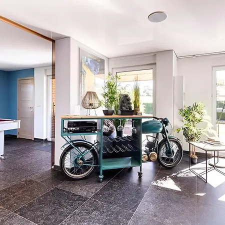 La De , De Charme Avec Jardin ,piscine Nature, Jacuzzi , Petanque, Fitness, Billard,ping Pong, Ferienhaus Seny