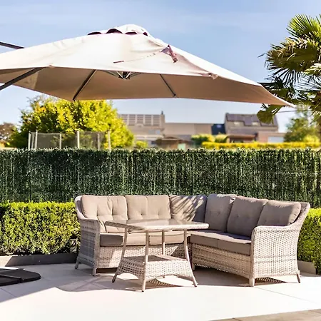 La De , De Charme Avec Jardin ,piscine Nature, Jacuzzi , Petanque, Fitness, Billard,ping Pong,