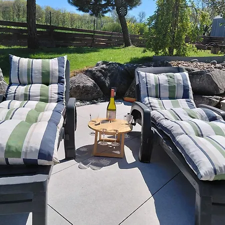 Ferienhaus La De , De Charme Avec Jardin ,piscine Nature, Jacuzzi , Petanque, Fitness, Billard,ping Pong, Seny