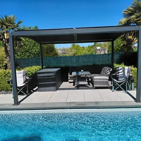 La De , De Charme Avec Jardin ,piscine Nature, Jacuzzi , Petanque, Fitness, Billard,ping Pong, Ferienhaus