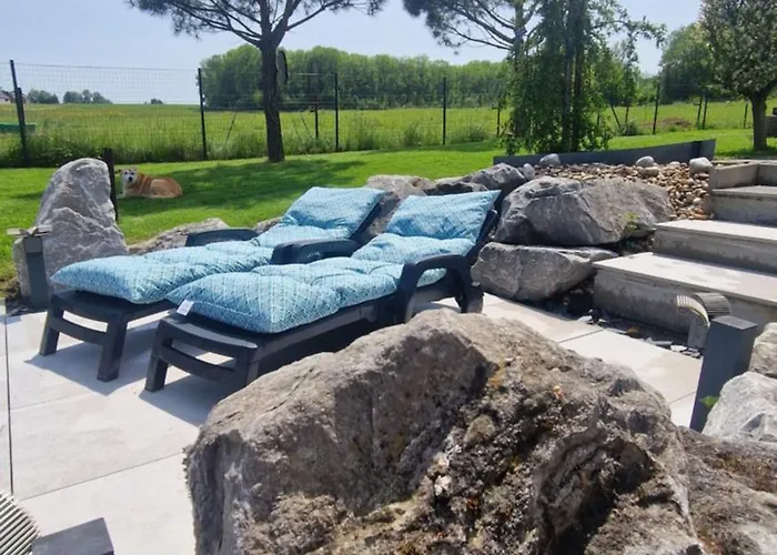 La De , De Charme Avec Jardin ,piscine Nature, Jacuzzi , Petanque, Fitness, Billard,ping Pong,