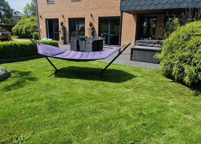 La De , De Charme Avec Jardin ,piscine Nature, Jacuzzi , Petanque, Fitness, Billard,ping Pong, Seny