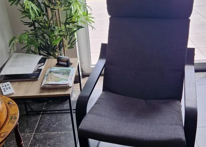 La De , De Charme Avec Jardin ,piscine Nature, Jacuzzi , Petanque, Fitness, Billard,ping Pong, Seny