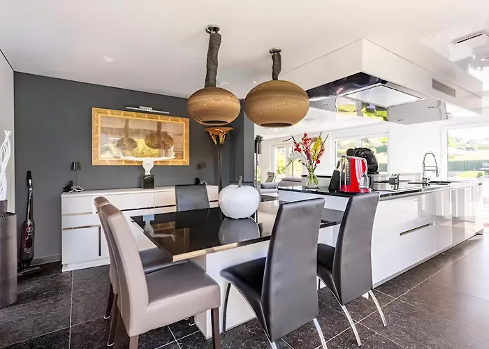 La De , De Charme Avec Jardin ,piscine Nature, Jacuzzi , Petanque, Fitness, Billard,ping Pong, *