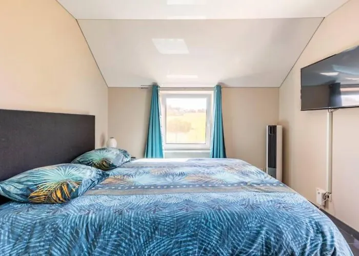 La De , De Charme Avec Jardin ,piscine Nature, Jacuzzi , Petanque, Fitness, Billard,ping Pong, * Seny