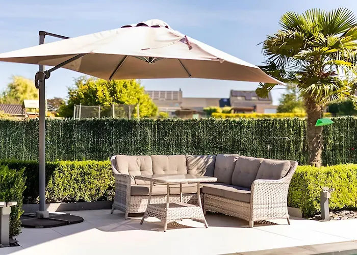 La De , De Charme Avec Jardin ,piscine Nature, Jacuzzi , Petanque, Fitness, Billard,ping Pong,