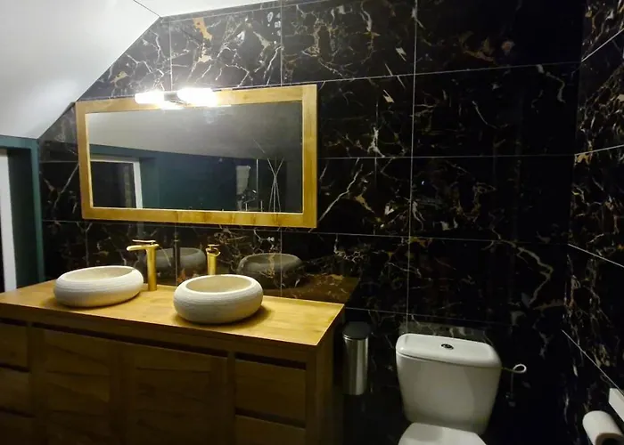 La De , De Charme Avec Jardin ,piscine Nature, Jacuzzi , Petanque, Fitness, Billard,ping Pong,